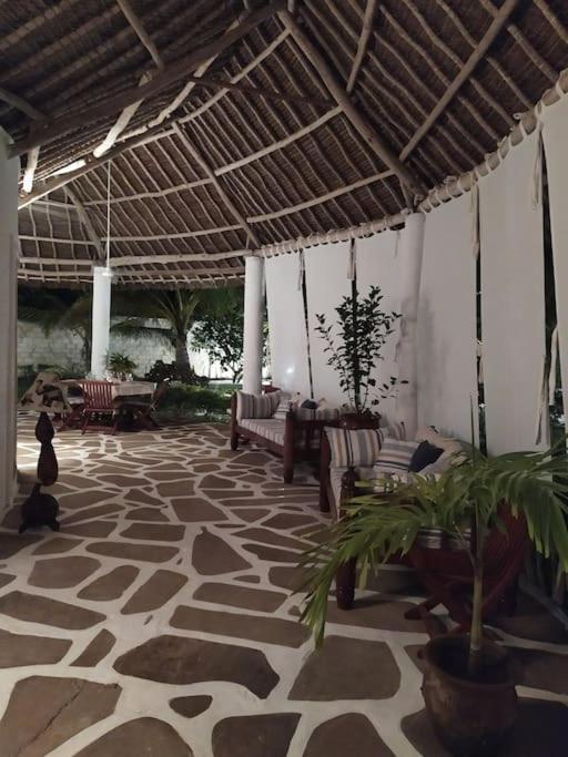Twiga House Resort Piscina ☆☆☆☆☆ Pearl Beach Watamu Exteriér fotografie