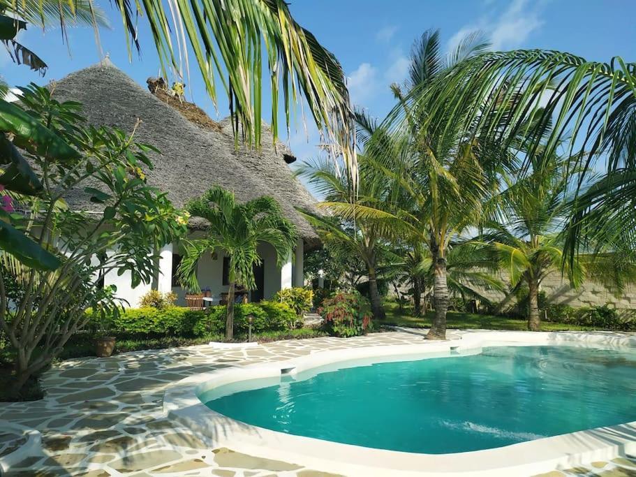 Twiga House Resort Piscina ☆☆☆☆☆ Pearl Beach Watamu Exteriér fotografie