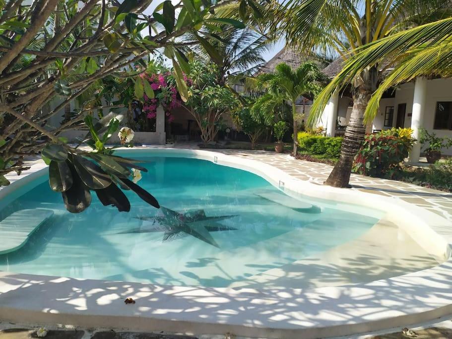 Twiga House Resort Piscina ☆☆☆☆☆ Pearl Beach Watamu Exteriér fotografie