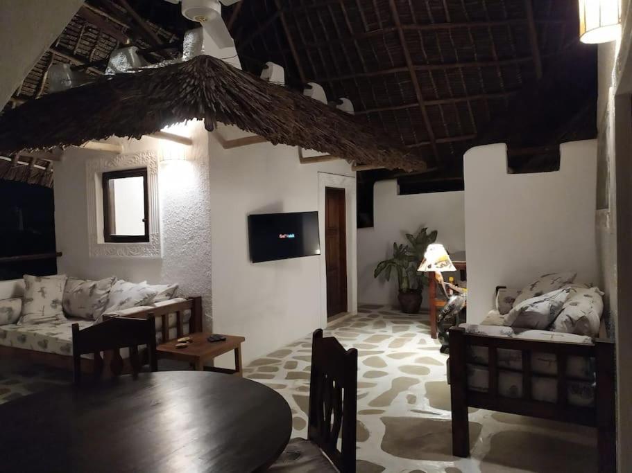 Twiga House Resort Piscina ☆☆☆☆☆ Pearl Beach Watamu Exteriér fotografie
